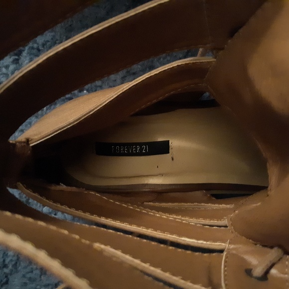 Heeled short boots.. - Picture 2 of 10